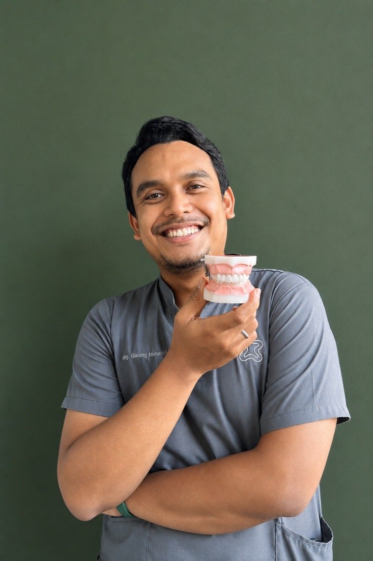 drg. Gede Galang Mahardika at FLOSS Dental Studio